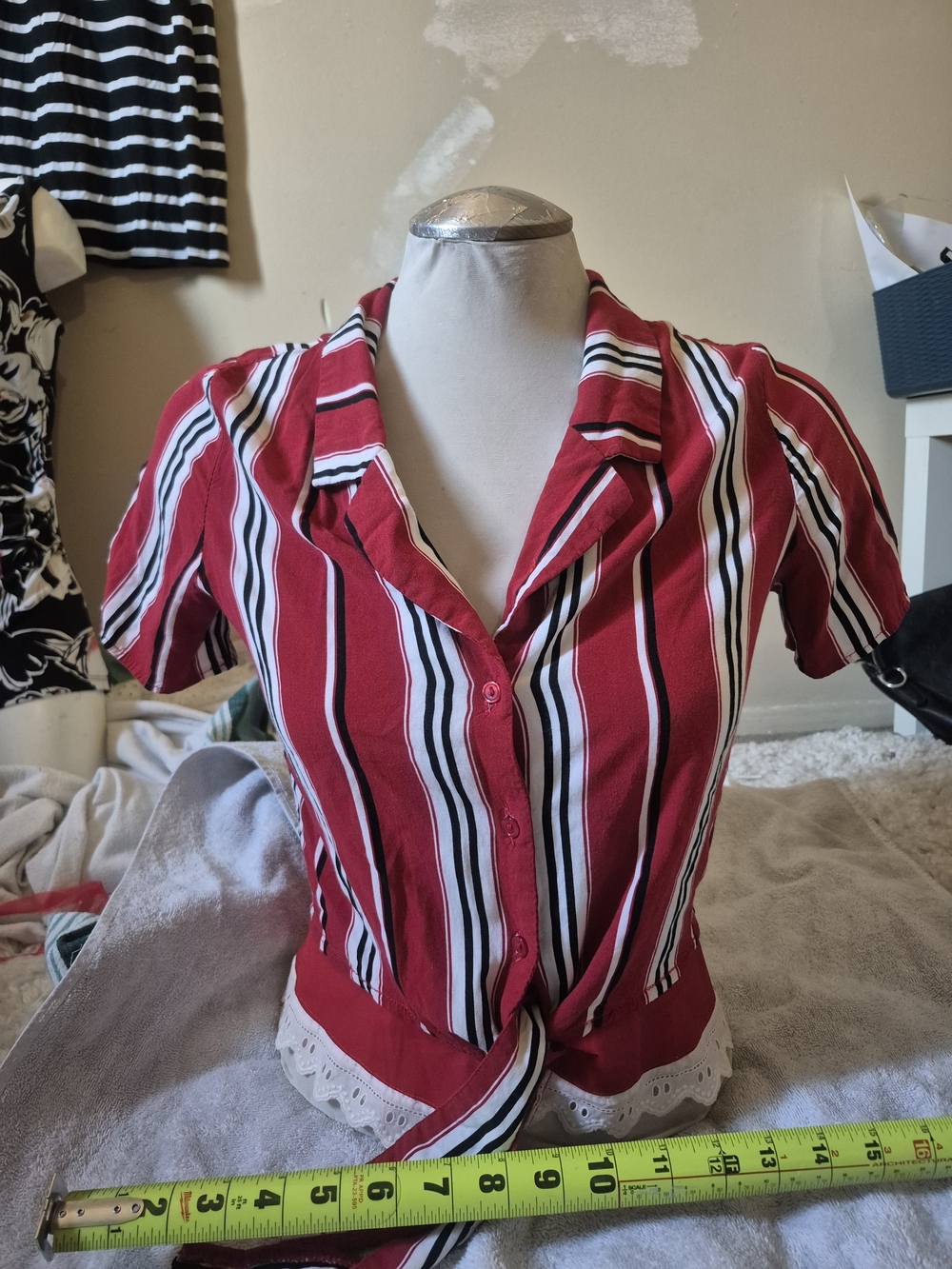 Forever 21 Red and White Striped Short-Sleeve Button-Up Top